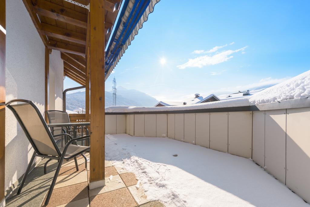 Haus Meneweger Apartment Flachau Bagian luar foto