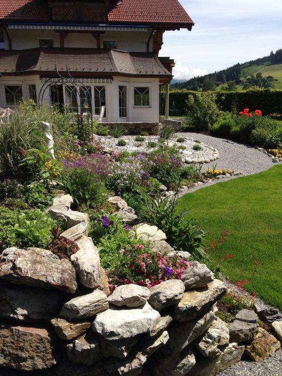 Haus Meneweger Apartment Flachau Bagian luar foto