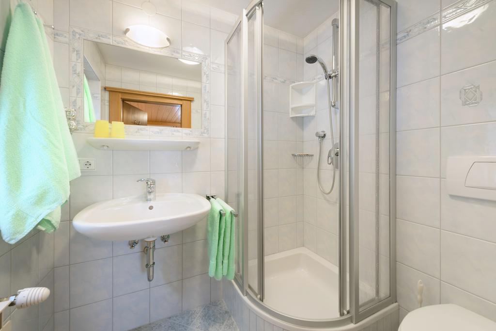 Haus Meneweger Apartment Flachau Ruang foto