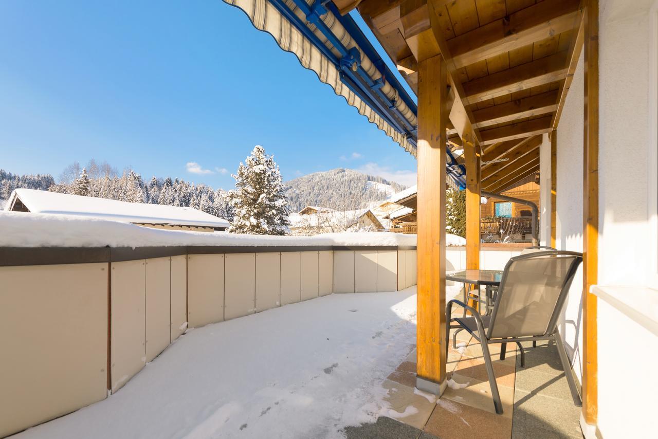 Haus Meneweger Apartment Flachau Bagian luar foto