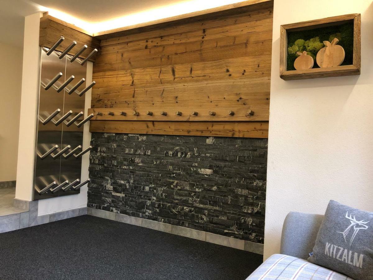 Haus Meneweger Apartment Flachau Bagian luar foto